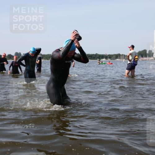 22.06.2025 - Viking Triathlon Michael Strokosch http://msf.ph/oto/8058041 22.06.2025 10:40:24 Schwimmen 44, 228, 254, 275, 291, 375, 379, 385, 394, 487, 511, 514, 517, 553, 556 meine-sportfotos.de