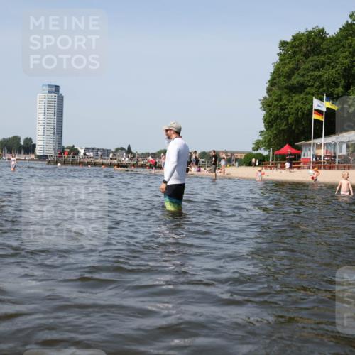 22.06.2025 - Viking Triathlon Michael Strokosch http://msf.ph/oto/8058044 22.06.2025 10:37:56 Schwimmen 146, 179, 335, 396, 411, 433, 619 meine-sportfotos.de