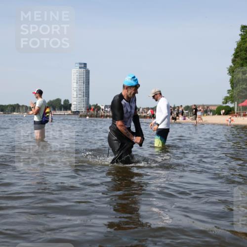 22.06.2025 - Viking Triathlon Michael Strokosch http://msf.ph/oto/8058050 22.06.2025 10:37:59 Schwimmen 146, 179, 191, 335, 396 meine-sportfotos.de