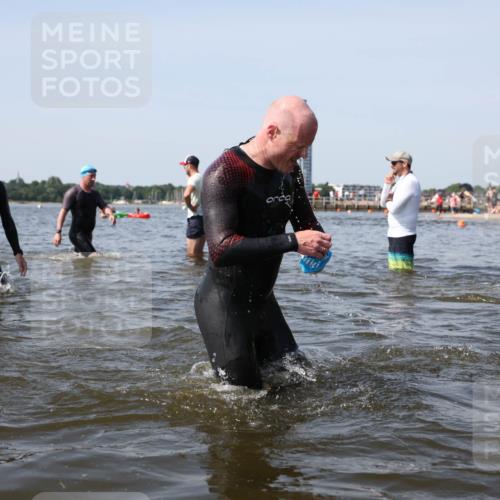 22.06.2025 - Viking Triathlon Michael Strokosch http://msf.ph/oto/8058052 22.06.2025 10:40:25 Schwimmen 44, 228, 254, 275, 291, 375, 379, 385, 394, 487, 511, 514, 517, 553, 556, 644 meine-sportfotos.de