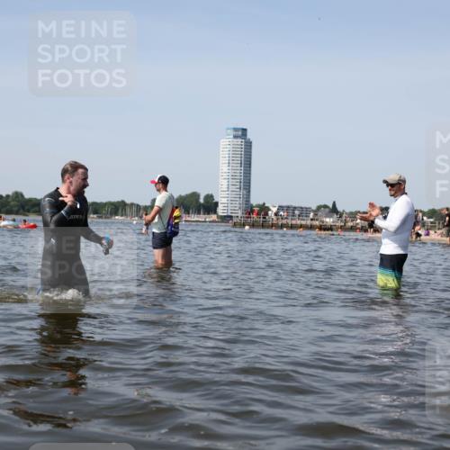 22.06.2025 - Viking Triathlon Michael Strokosch http://msf.ph/oto/8058056 22.06.2025 10:38:04 Schwimmen 61, 72, 146, 179, 191, 335 meine-sportfotos.de
