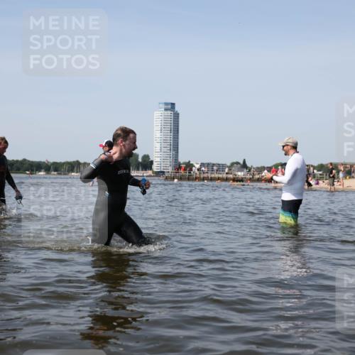 22.06.2025 - Viking Triathlon Michael Strokosch http://msf.ph/oto/8058058 22.06.2025 10:38:05 Schwimmen 61, 72, 146, 179, 191, 335 meine-sportfotos.de