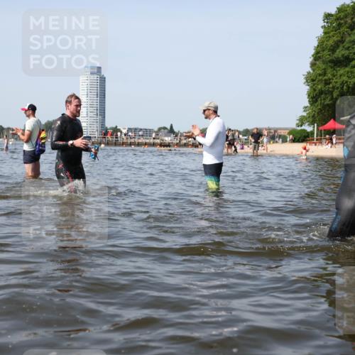 22.06.2025 - Viking Triathlon Michael Strokosch http://msf.ph/oto/8058070 22.06.2025 10:38:07 Schwimmen 61, 72, 146, 179, 191 meine-sportfotos.de