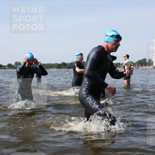 22.06.2025 - Viking Triathlon Michael Strokosch http://msf.ph/oto/8058078 22.06.2025 10:40:29 Schwimmen 44, 228, 239, 254, 275, 291, 325, 375, 379, 385, 487, 511, 514, 517, 556, 644, 657 meine-sportfotos.de