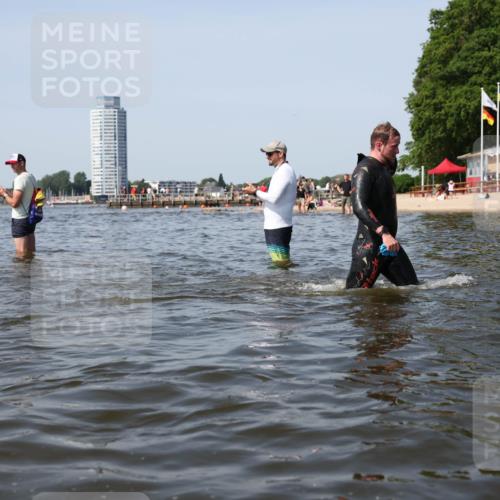 22.06.2025 - Viking Triathlon Michael Strokosch http://msf.ph/oto/8058080 22.06.2025 10:38:10 Schwimmen 61, 72, 89, 179, 191, 209 meine-sportfotos.de