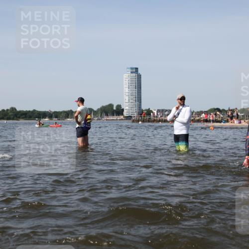 22.06.2025 - Viking Triathlon Michael Strokosch http://msf.ph/oto/8058099 22.06.2025 10:40:34 Schwimmen 44, 228, 235, 239, 254, 266, 275, 291, 325, 361, 375, 511, 514, 556, 644, 655, 657 meine-sportfotos.de