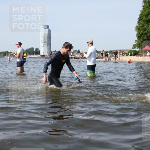 22.06.2025 - Viking Triathlon Michael Strokosch http://msf.ph/oto/8058109 22.06.2025 10:38:14 Schwimmen 61, 72, 89, 179, 191, 209, 447, 662 meine-sportfotos.de