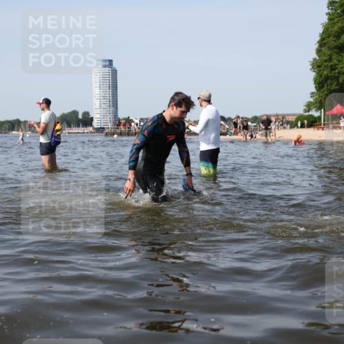 22.06.2025 - Viking Triathlon Michael Strokosch http://msf.ph/oto/8058112 22.06.2025 10:38:14 Schwimmen 61, 72, 89, 179, 191, 209, 447, 662 meine-sportfotos.de