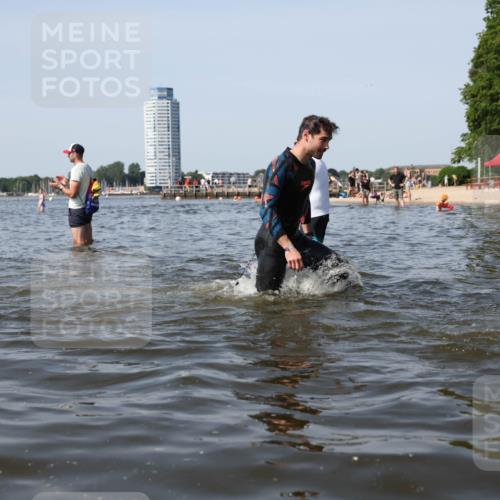 22.06.2025 - Viking Triathlon Michael Strokosch http://msf.ph/oto/8058113 22.06.2025 10:38:14 Schwimmen 61, 72, 89, 179, 191, 209, 447, 662 meine-sportfotos.de