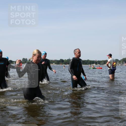22.06.2025 - Viking Triathlon Michael Strokosch http://msf.ph/oto/8058118 22.06.2025 10:40:38 Schwimmen 44, 228, 235, 239, 254, 266, 275, 291, 325, 361, 462, 511, 514, 556, 644, 655, 657 meine-sportfotos.de