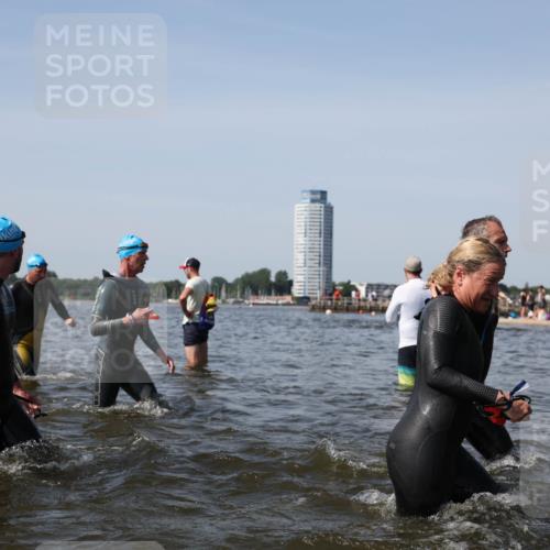 22.06.2025 - Viking Triathlon Michael Strokosch http://msf.ph/oto/8058126 22.06.2025 10:40:41 Schwimmen 44, 59, 228, 235, 239, 266, 275, 291, 325, 361, 462, 514, 530, 556, 644, 655, 657 meine-sportfotos.de