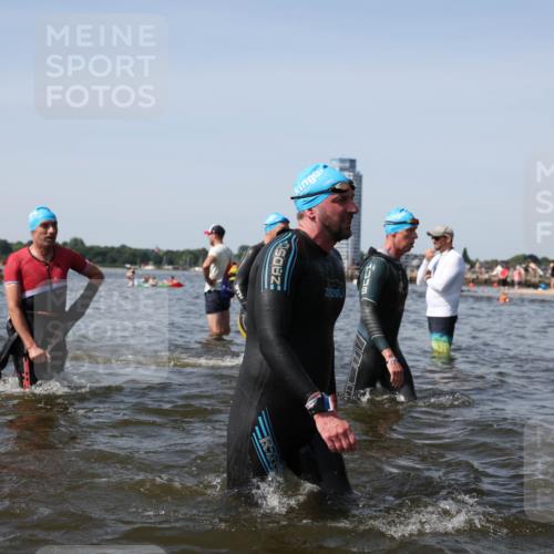 22.06.2025 - Viking Triathlon Michael Strokosch http://msf.ph/oto/8058131 22.06.2025 10:40:42 Schwimmen 44, 59, 228, 235, 239, 266, 275, 291, 325, 361, 397, 462, 514, 530, 556, 644, 655, 657 meine-sportfotos.de