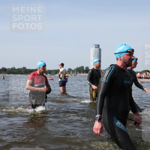 22.06.2025 - Viking Triathlon Michael Strokosch http://msf.ph/oto/8058133 22.06.2025 10:40:43 Schwimmen 44, 59, 235, 239, 266, 275, 325, 361, 397, 462, 514, 530, 556, 644, 655, 657 meine-sportfotos.de