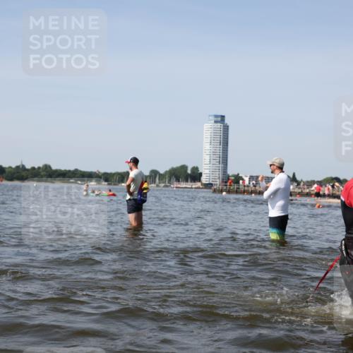 22.06.2025 - Viking Triathlon Michael Strokosch http://msf.ph/oto/8058141 22.06.2025 10:40:45 Schwimmen 59, 235, 239, 266, 325, 361, 397, 462, 530, 644, 655, 657 meine-sportfotos.de