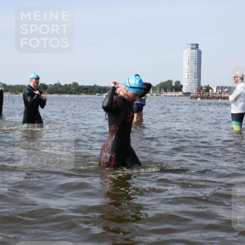 22.06.2025 - Viking Triathlon Michael Strokosch http://msf.ph/oto/8058150 22.06.2025 10:40:48 Schwimmen 59, 235, 239, 266, 361, 397, 462, 530, 655 meine-sportfotos.de