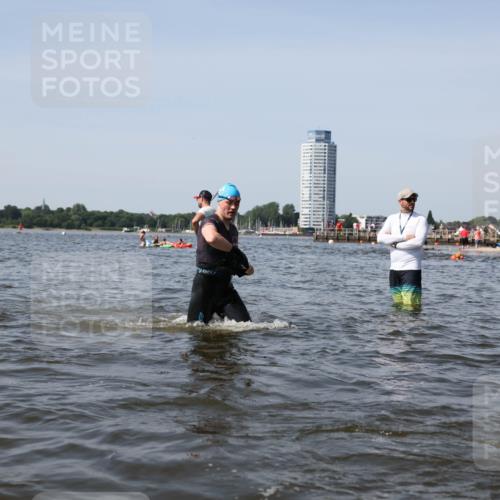 22.06.2025 - Viking Triathlon Michael Strokosch http://msf.ph/oto/8058156 22.06.2025 10:40:50 Schwimmen 59, 235, 239, 266, 361, 397, 462, 530, 655 meine-sportfotos.de