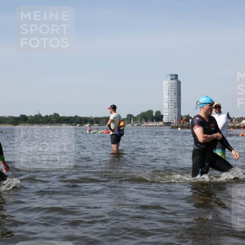 22.06.2025 - Viking Triathlon Michael Strokosch http://msf.ph/oto/8058160 22.06.2025 10:40:51 Schwimmen 59, 235, 266, 361, 397, 462, 530, 655 meine-sportfotos.de