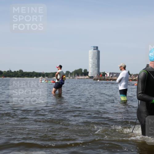 22.06.2025 - Viking Triathlon Michael Strokosch http://msf.ph/oto/8058166 22.06.2025 10:40:54 Schwimmen 59, 266, 361, 389, 397, 462, 530 meine-sportfotos.de