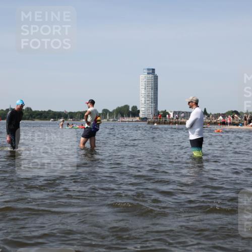 22.06.2025 - Viking Triathlon Michael Strokosch http://msf.ph/oto/8058168 22.06.2025 10:40:55 Schwimmen 59, 266, 389, 397, 462, 530 meine-sportfotos.de