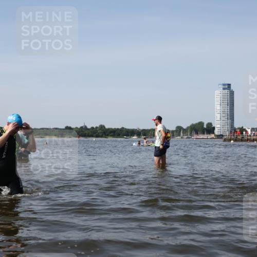 22.06.2025 - Viking Triathlon Michael Strokosch http://msf.ph/oto/8058171 22.06.2025 10:41:05 Schwimmen 153, 314, 389, 496, 631 meine-sportfotos.de