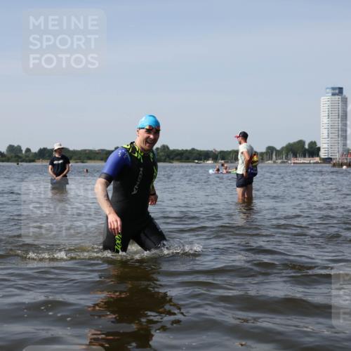 22.06.2025 - Viking Triathlon Michael Strokosch http://msf.ph/oto/8058178 22.06.2025 10:41:06 Schwimmen 153, 314, 389, 496, 631 meine-sportfotos.de