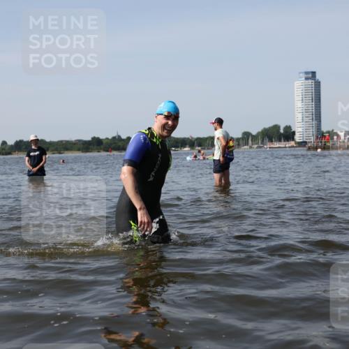 22.06.2025 - Viking Triathlon Michael Strokosch http://msf.ph/oto/8058180 22.06.2025 10:41:06 Schwimmen 153, 314, 389, 496, 631 meine-sportfotos.de