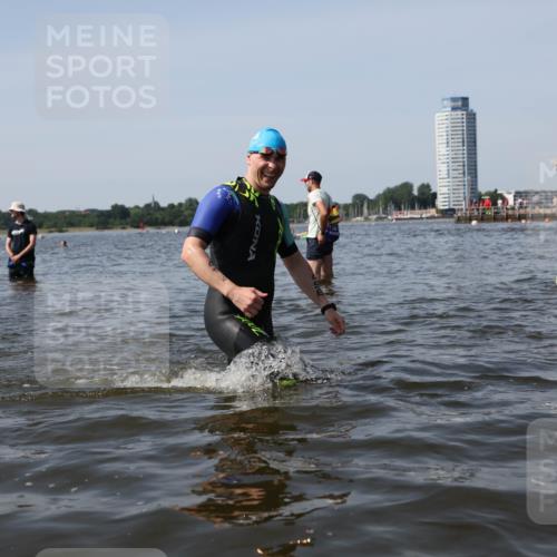 22.06.2025 - Viking Triathlon Michael Strokosch http://msf.ph/oto/8058181 22.06.2025 10:41:07 Schwimmen 153, 314, 389, 496, 631 meine-sportfotos.de