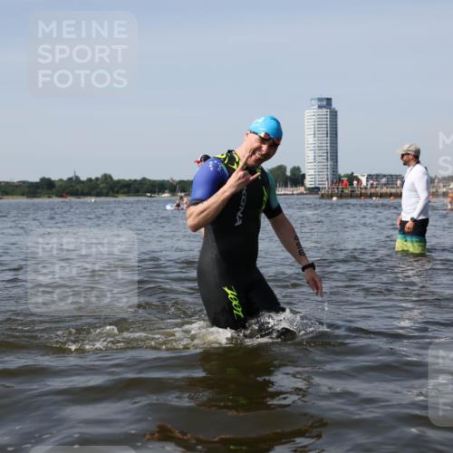 22.06.2025 - Viking Triathlon Michael Strokosch http://msf.ph/oto/8058185 22.06.2025 10:41:07 Schwimmen 153, 314, 389, 496, 631 meine-sportfotos.de