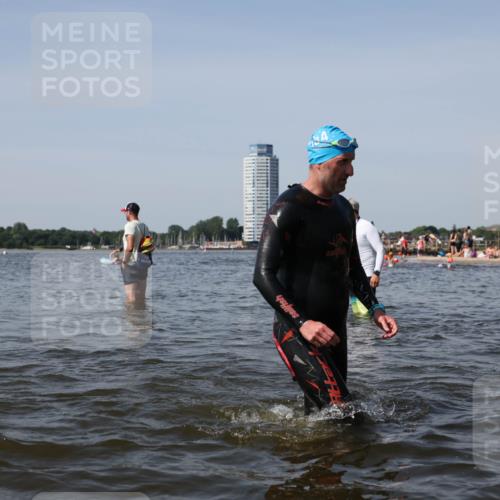 22.06.2025 - Viking Triathlon Michael Strokosch http://msf.ph/oto/8058218 22.06.2025 10:41:18 Schwimmen 54, 94, 314, 376, 390, 496, 631 meine-sportfotos.de