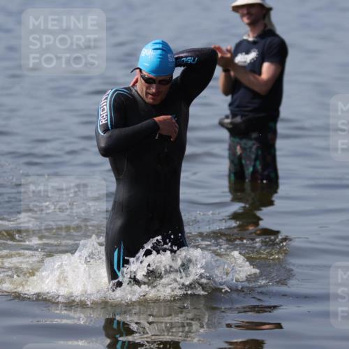 22.06.2025 - Viking Triathlon H.Heesch http://msf.ph/oto/8058239 22.06.2025 10:22:45 Schwimmen 100 meine-sportfotos.de