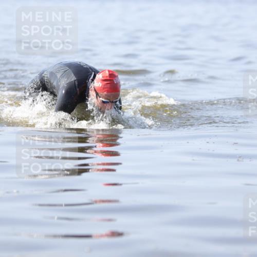 22.06.2025 - Viking Triathlon H.Heesch http://msf.ph/oto/8058253 22.06.2025 10:24:09 Schwimmen 609 meine-sportfotos.de