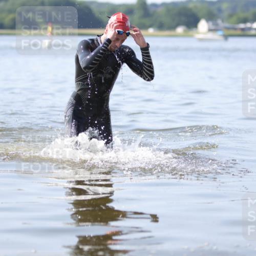 22.06.2025 - Viking Triathlon H.Heesch http://msf.ph/oto/8058257 22.06.2025 10:24:10 Schwimmen 609 meine-sportfotos.de