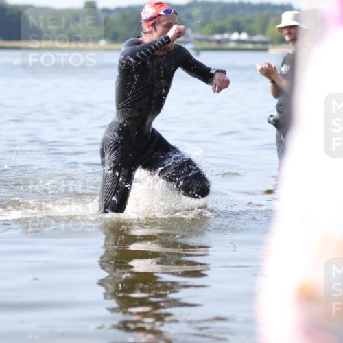 22.06.2025 - Viking Triathlon H.Heesch http://msf.ph/oto/8058258 22.06.2025 10:24:11 Schwimmen 609 meine-sportfotos.de