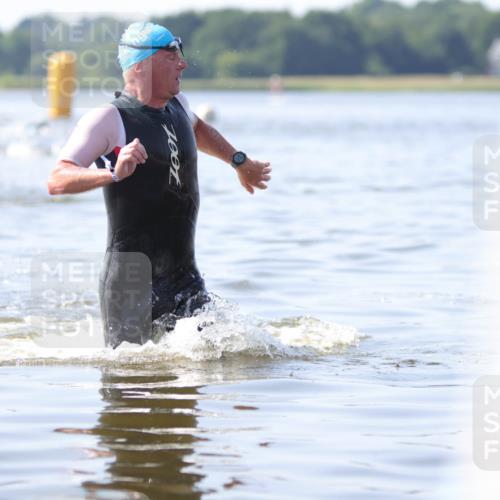 22.06.2025 - Viking Triathlon H.Heesch http://msf.ph/oto/8058264 22.06.2025 10:24:48 Schwimmen 4, 329, 521 meine-sportfotos.de