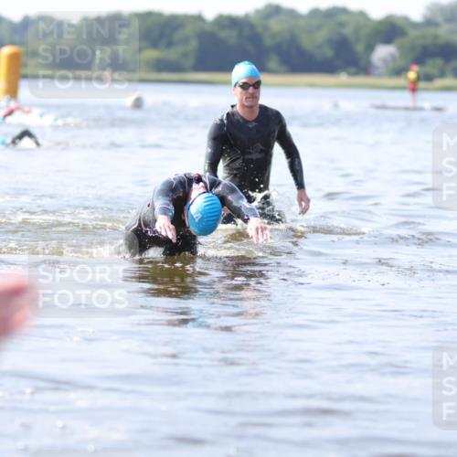 22.06.2025 - Viking Triathlon H.Heesch http://msf.ph/oto/8058269 22.06.2025 10:24:57 Schwimmen 4, 329, 521 meine-sportfotos.de