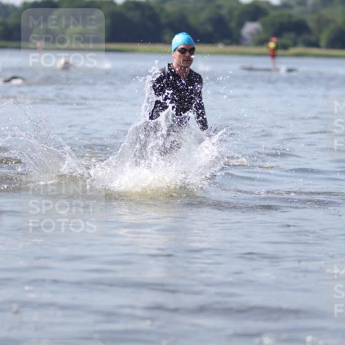 22.06.2025 - Viking Triathlon H.Heesch http://msf.ph/oto/8058270 22.06.2025 10:24:58 Schwimmen 4, 521 meine-sportfotos.de