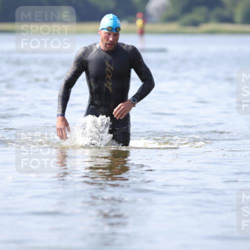 22.06.2025 - Viking Triathlon H.Heesch http://msf.ph/oto/8058279 22.06.2025 10:25:16 Schwimmen 122, 641 meine-sportfotos.de
