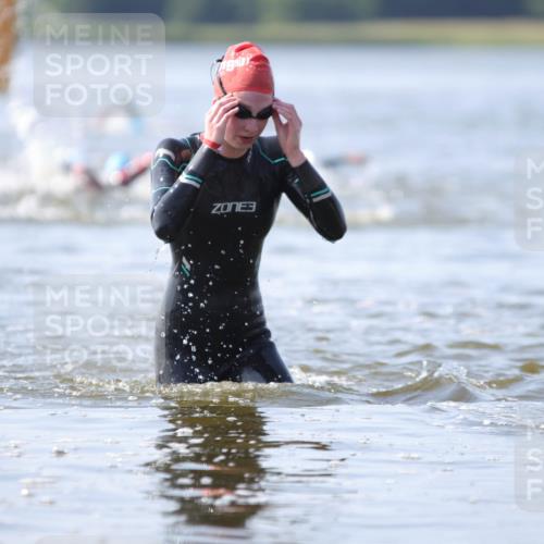 22.06.2025 - Viking Triathlon H.Heesch http://msf.ph/oto/8058288 22.06.2025 10:25:22 Schwimmen 2, 122, 641 meine-sportfotos.de