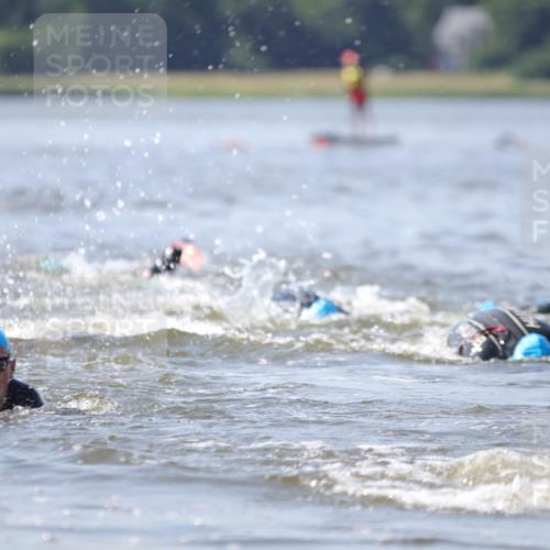 22.06.2025 - Viking Triathlon H.Heesch http://msf.ph/oto/8058305 22.06.2025 10:25:35 Schwimmen 2, 10, 420, 455, 485, 544, 557 meine-sportfotos.de