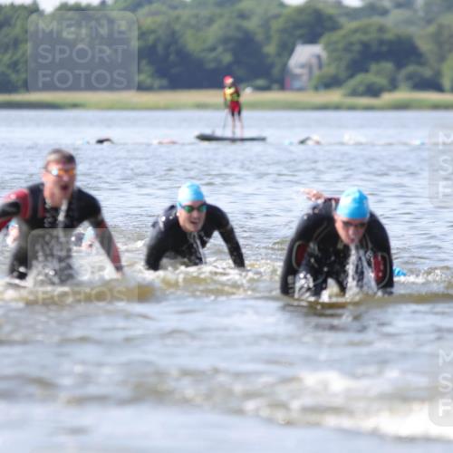 22.06.2025 - Viking Triathlon H.Heesch http://msf.ph/oto/8058306 22.06.2025 10:25:36 Schwimmen 2, 10, 420, 455, 485, 544, 557 meine-sportfotos.de
