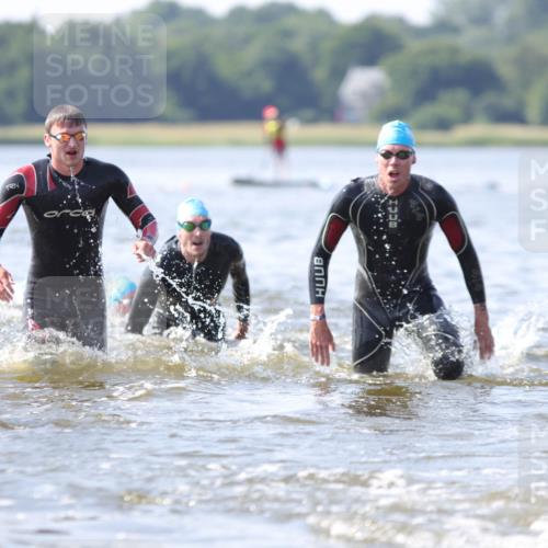 22.06.2025 - Viking Triathlon H.Heesch http://msf.ph/oto/8058308 22.06.2025 10:25:36 Schwimmen 2, 10, 420, 455, 485, 544, 557 meine-sportfotos.de