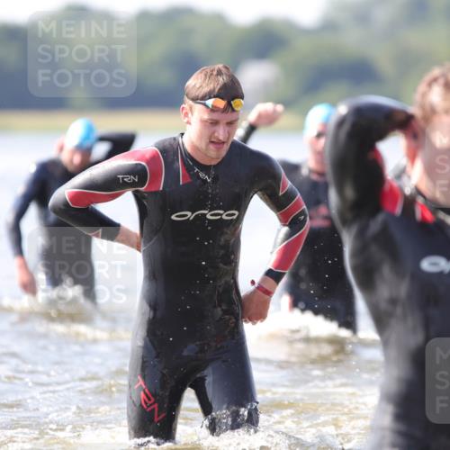 22.06.2025 - Viking Triathlon H.Heesch http://msf.ph/oto/8058315 22.06.2025 10:25:44 Schwimmen 2, 10, 49, 420, 455, 485, 544, 557, 642 meine-sportfotos.de