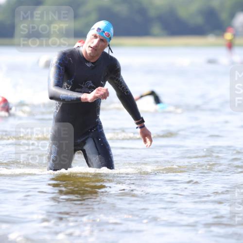 22.06.2025 - Viking Triathlon H.Heesch http://msf.ph/oto/8058322 22.06.2025 10:25:54 Schwimmen 10, 49, 455, 485, 544, 557, 617, 642 meine-sportfotos.de