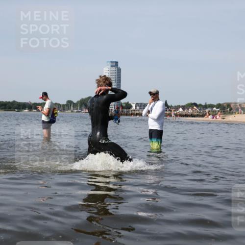 22.06.2025 - Viking Triathlon Michael Strokosch http://msf.ph/oto/8058349 22.06.2025 10:48:32 Schwimmen 412, 471, 494 meine-sportfotos.de
