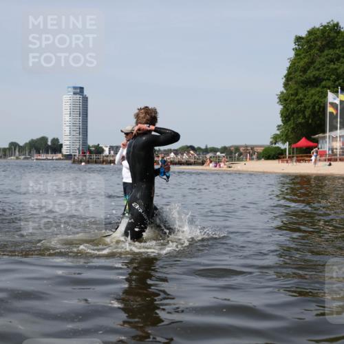 22.06.2025 - Viking Triathlon Michael Strokosch http://msf.ph/oto/8058357 22.06.2025 10:48:32 Schwimmen 412, 471, 494 meine-sportfotos.de