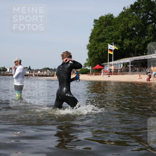 22.06.2025 - Viking Triathlon Michael Strokosch http://msf.ph/oto/8058365 22.06.2025 10:48:33 Schwimmen 412, 471, 494 meine-sportfotos.de