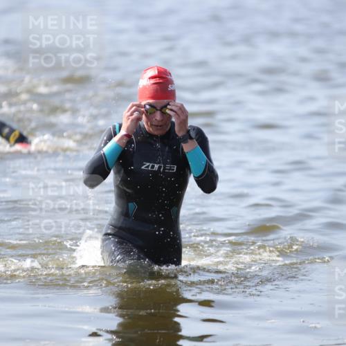 22.06.2025 - Viking Triathlon H.Heesch http://msf.ph/oto/8058366 22.06.2025 10:26:45 Schwimmen 288, 610, 661 meine-sportfotos.de