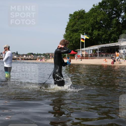22.06.2025 - Viking Triathlon Michael Strokosch http://msf.ph/oto/8058368 22.06.2025 10:48:33 Schwimmen 412, 471, 494 meine-sportfotos.de