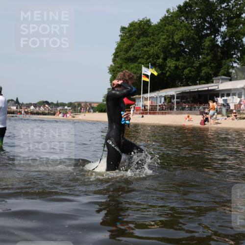 22.06.2025 - Viking Triathlon Michael Strokosch http://msf.ph/oto/8058370 22.06.2025 10:48:34 Schwimmen 412, 471, 494 meine-sportfotos.de