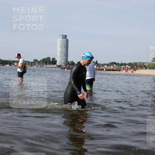 22.06.2025 - Viking Triathlon Michael Strokosch http://msf.ph/oto/8058384 22.06.2025 10:48:39 Schwimmen 412, 494 meine-sportfotos.de